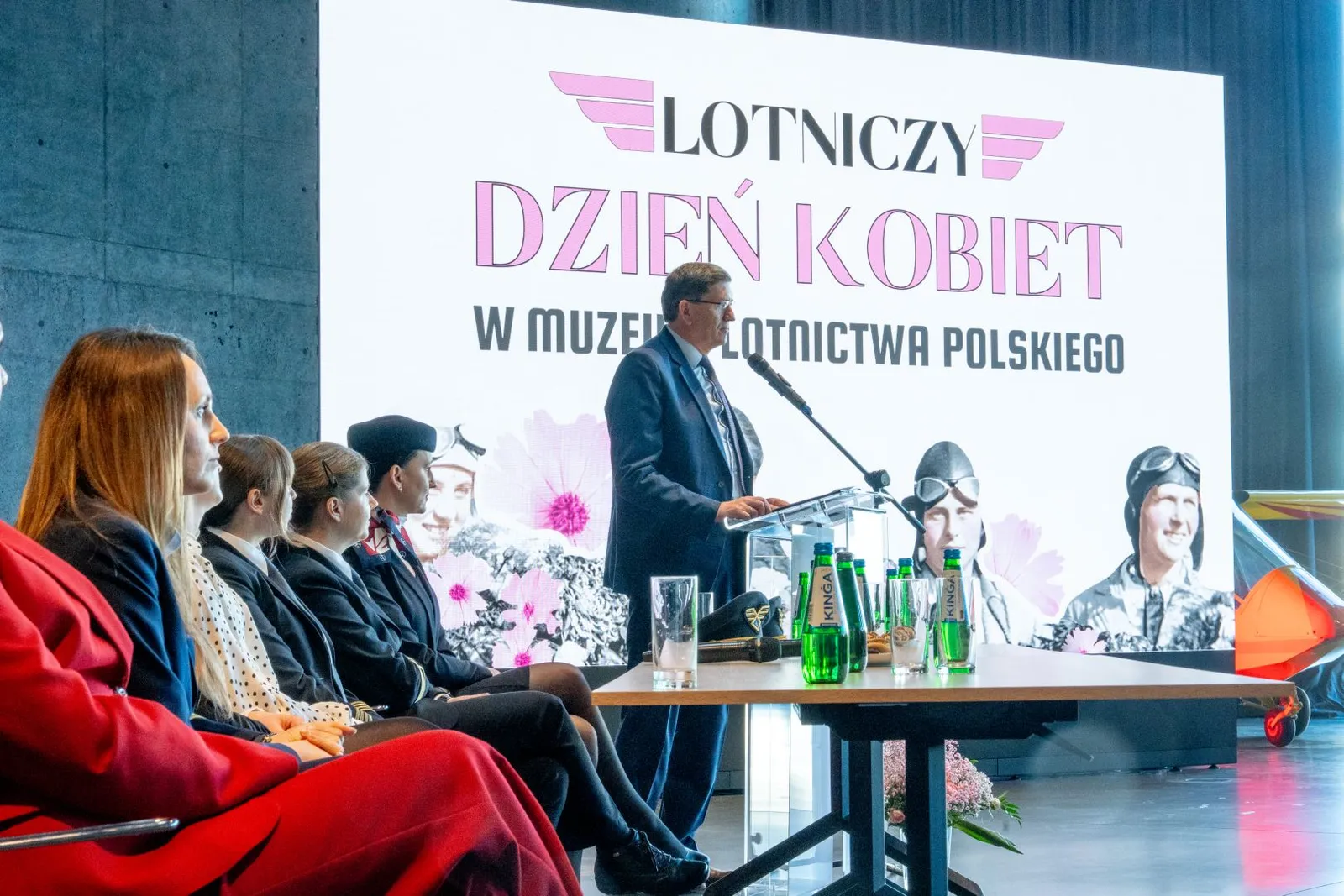 Lotniczy Dzień Kobiet 1