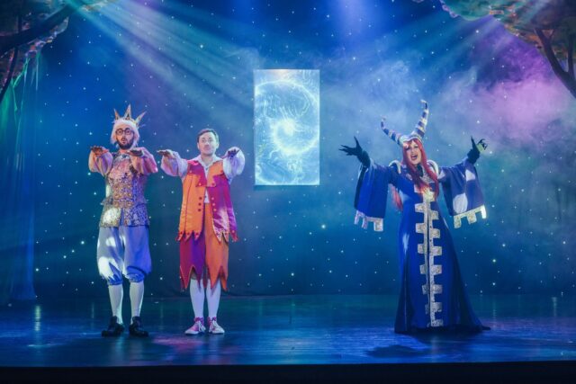 Snow White at The Watling Spaces – The Roxy Pantomime Review