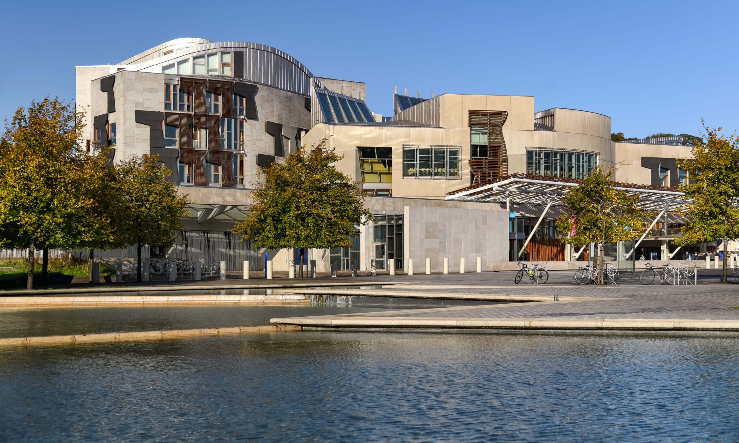 Jorge Franganillo's View of Edinburgh (2019) A panoramic view of Edinburgh, capturing its dynamic blend of ancient and modern architecture, photo by Jorge Franganillo.