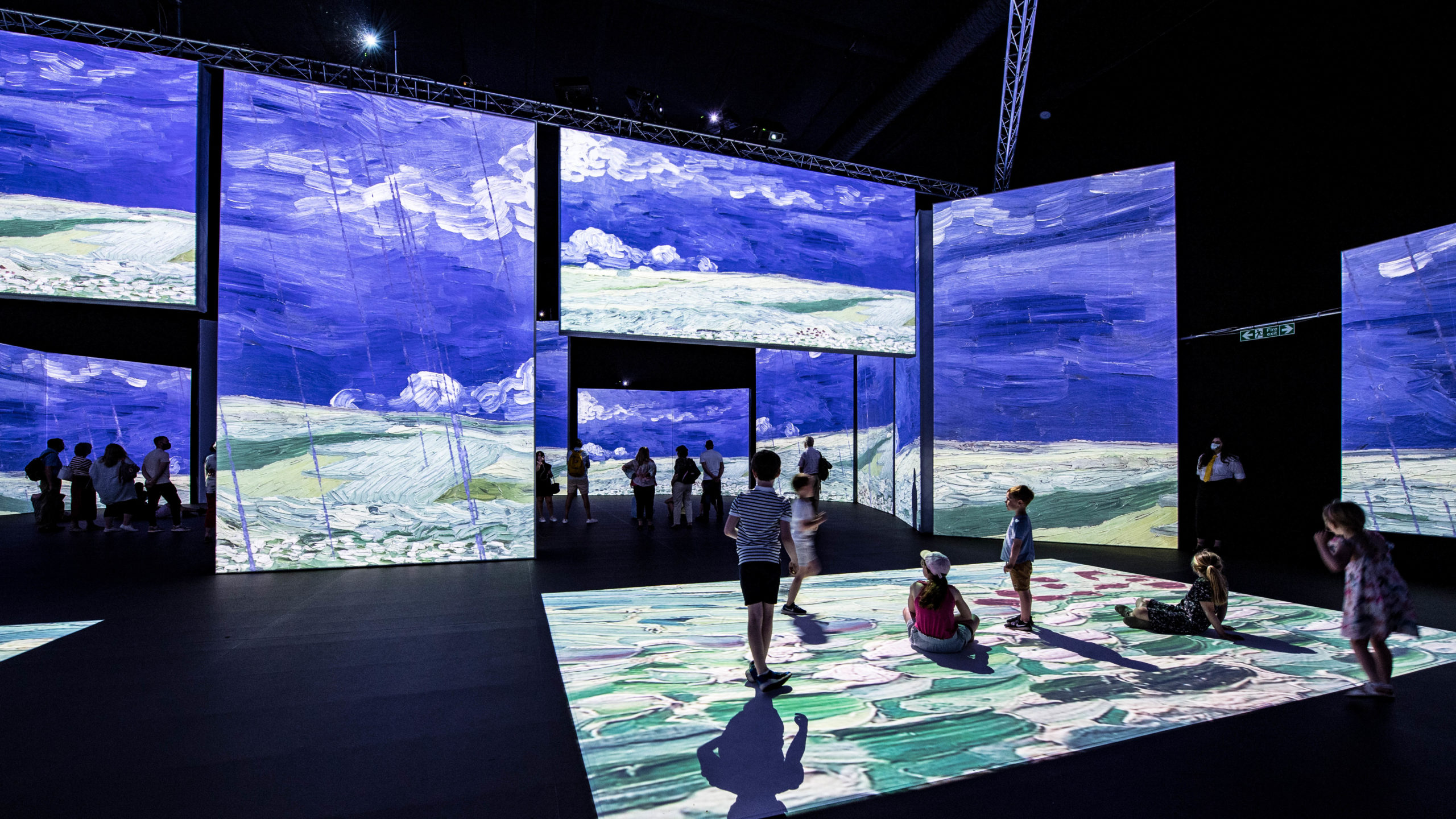 VAN GOGH ALIVE - Projections of Timeless Work Light up Edinburgh