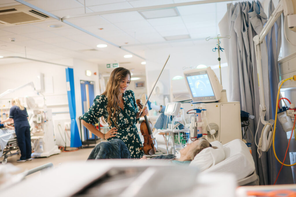Nicola Benedetti Brings the Edinburgh International Festival to NHS Spaces with Heartfelt Performance
