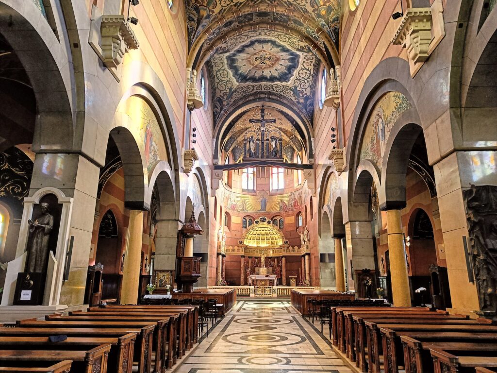 Basilica of the Sacred Heart of Jesus - credit: Zala, CC BY-SA 4.0
