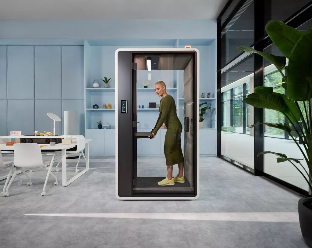 hushFree.S acoustic pod for video calls