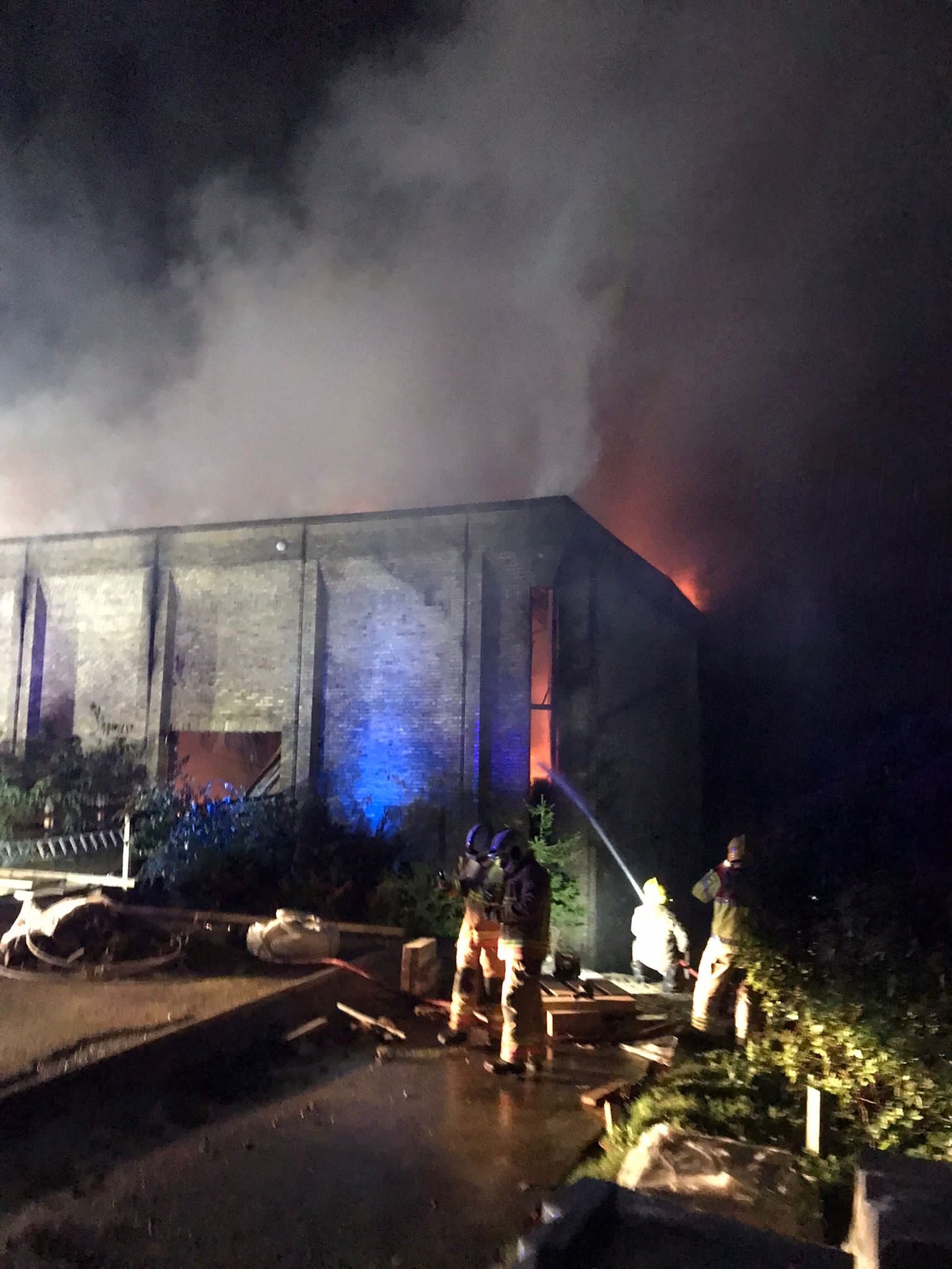 Firefighter’s swift response keeps fire from spreading