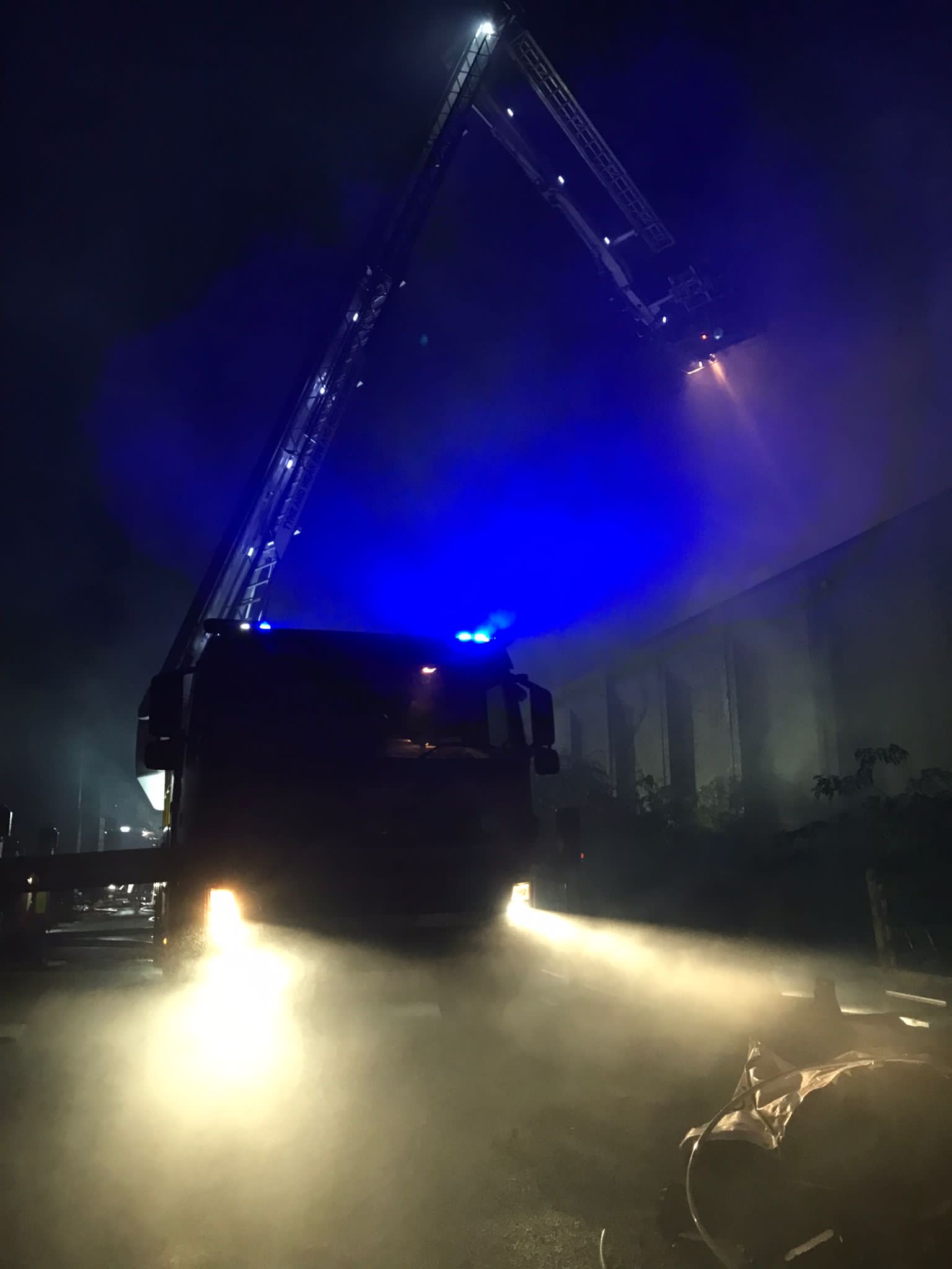 Firefighter’s swift response keeps fire from spreading
