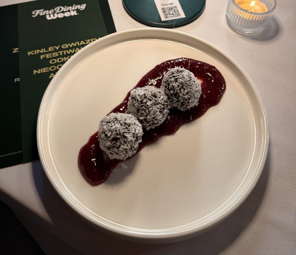 Bajaderka – Coconut Flakes – Cherry