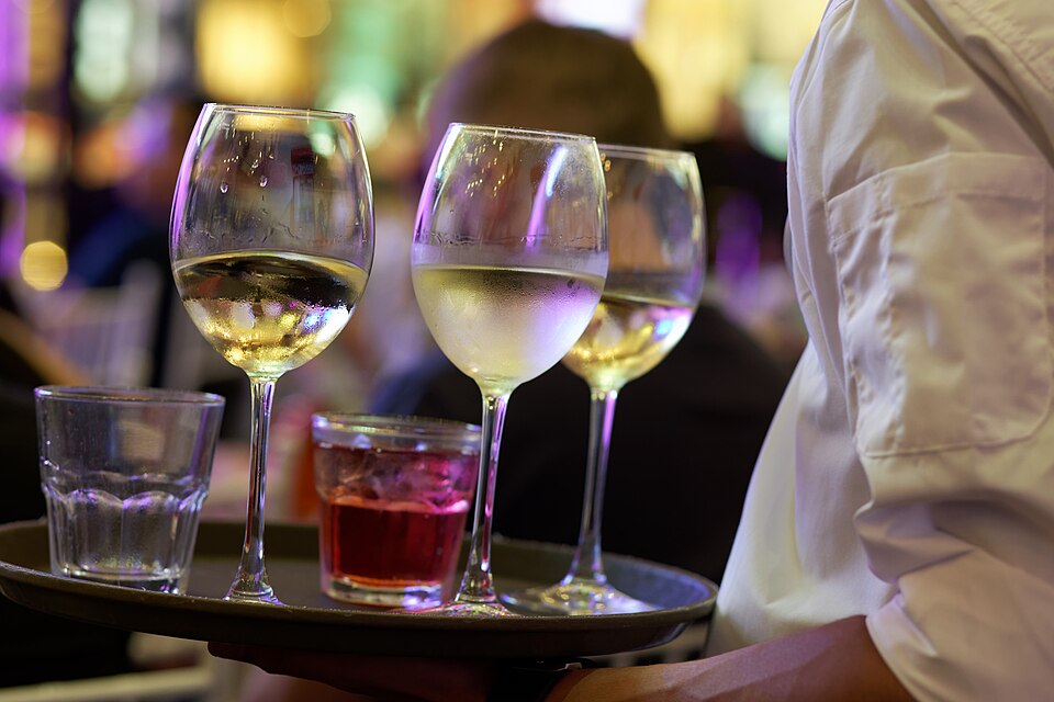 Discover WINOWACJE 2026 in Poznań on 17 and 18 July. - image showing glasses of white wine on a tray