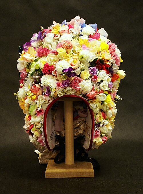 Traditional Women's Bamber headdress - credit: Anna Weronika Brzezińska, CC BY 4.0