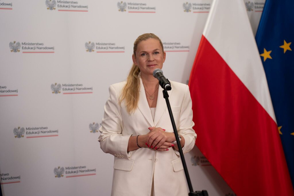 Minister B. Nowacka introducing bigger budget for "Podróże z klasą" program