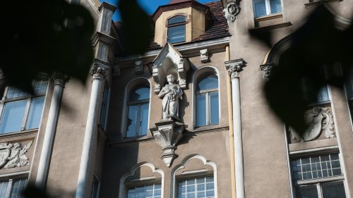 3 Must-Do Walking Trails in Poznań for Architecture Lovers