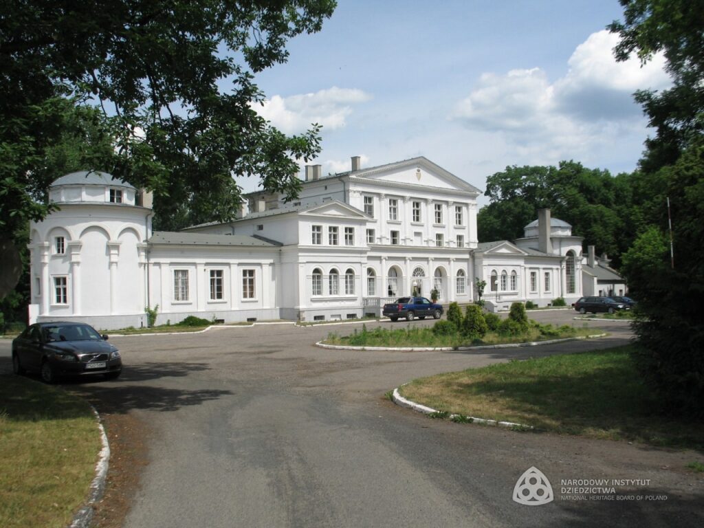 The Mielżyński Palace in Iwno to Be Restored with 3.5M PLN Grant