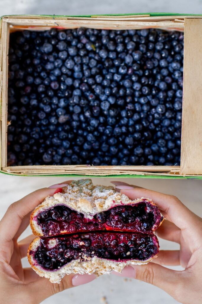 Blueberry bun - Parle Patisserie