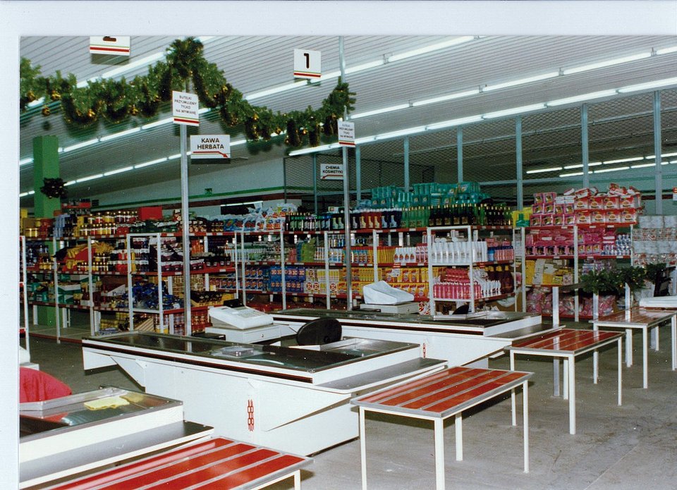 Biedronka in the 90s.