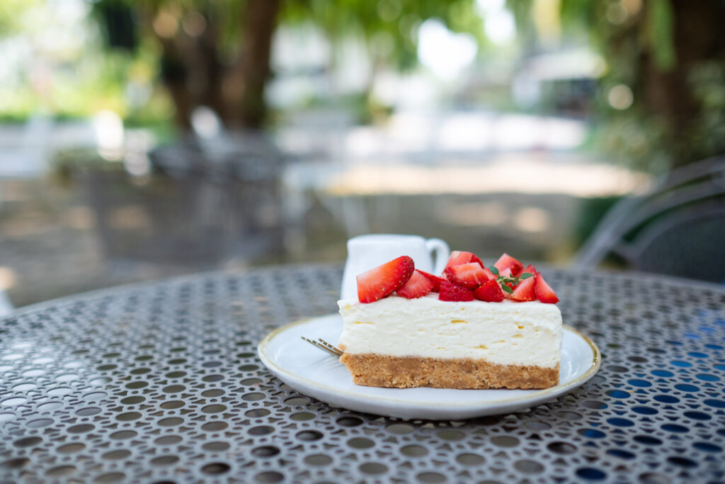 Spring in Poznań; Eating cake outside.