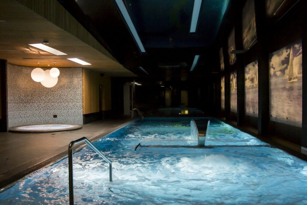 hotels with pool Poznań