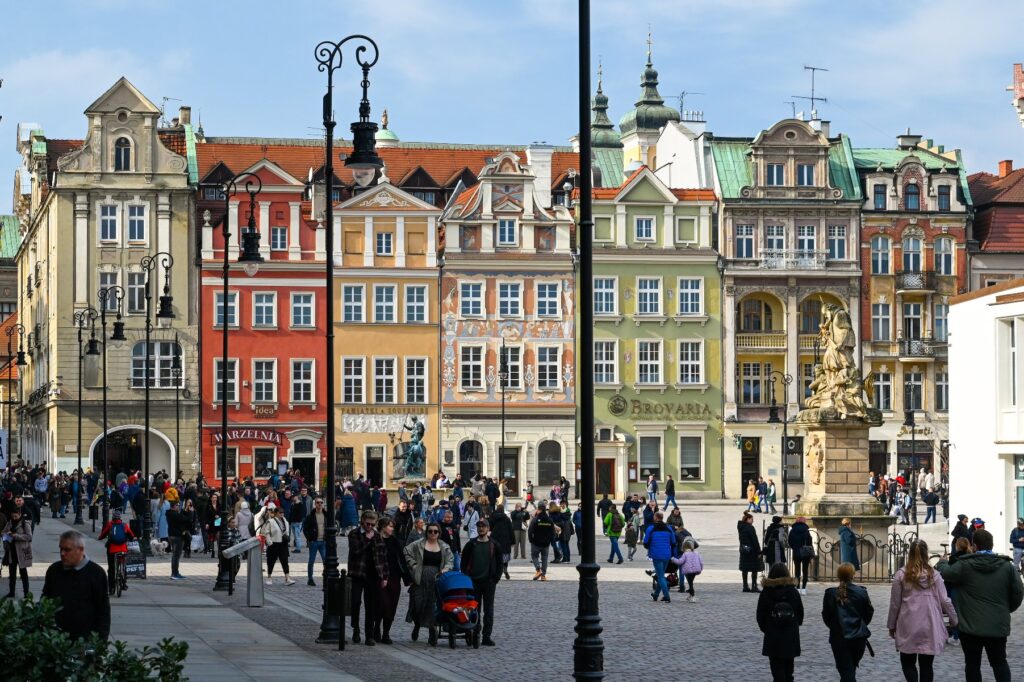 “Apartment for Renovation” Programme Returns. Old Market Square in Poznań.