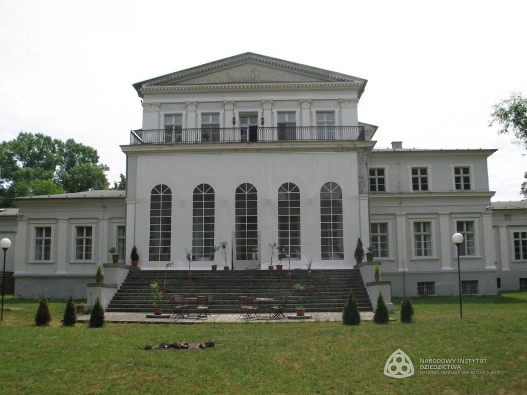 The Mielżyński Palace in Iwno to Be Restored with 3.5M PLN Grant