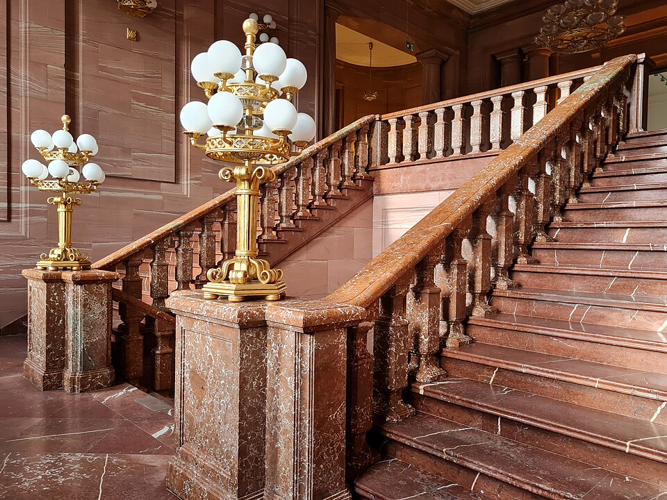 Imperial Castle interior - ScheWo