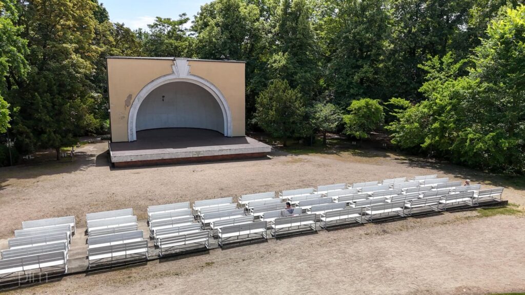 Park Wilsona Historical Concert Shell