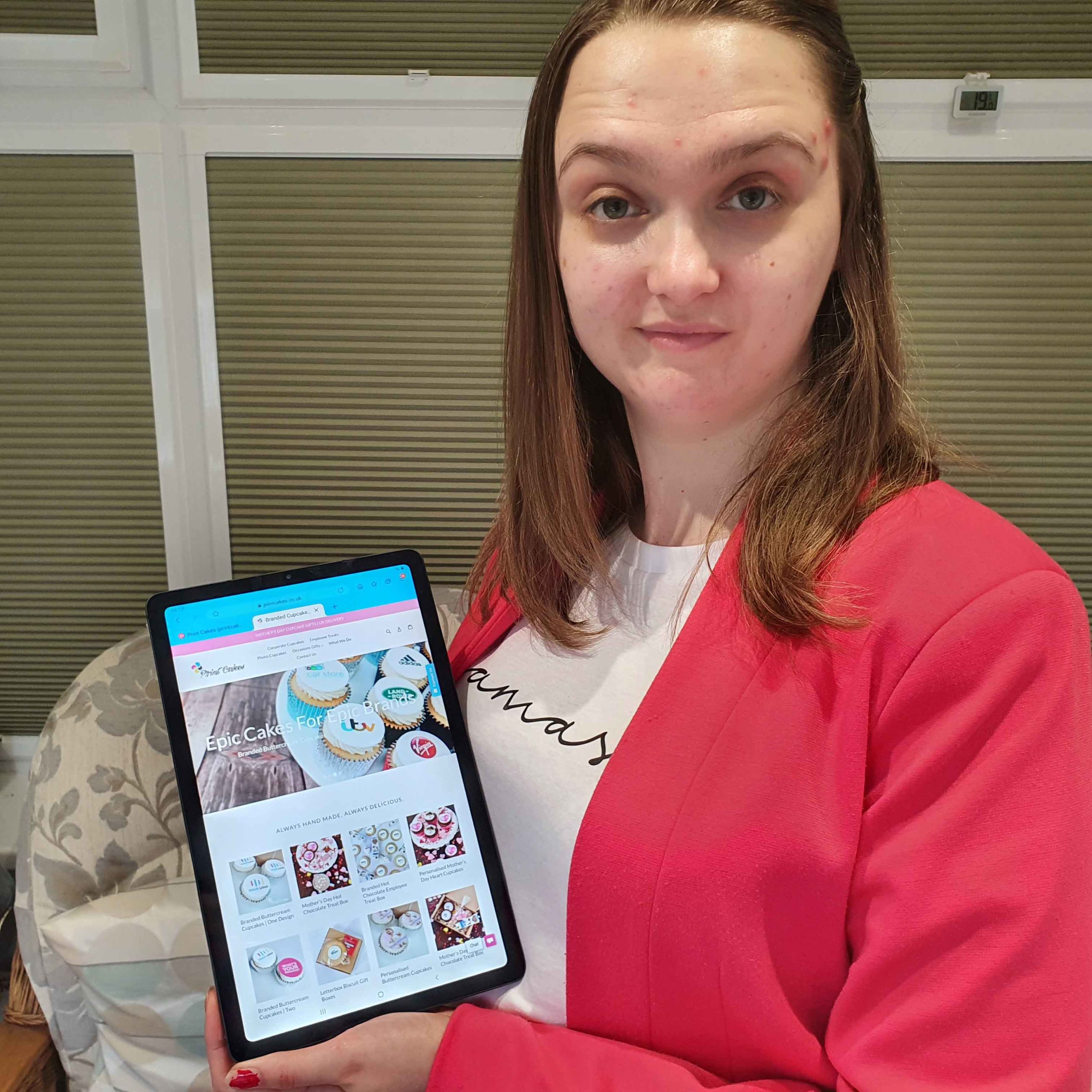 Sunderland Graduate Helping Family Bakery Promote Its Uniquely Designed Cakes