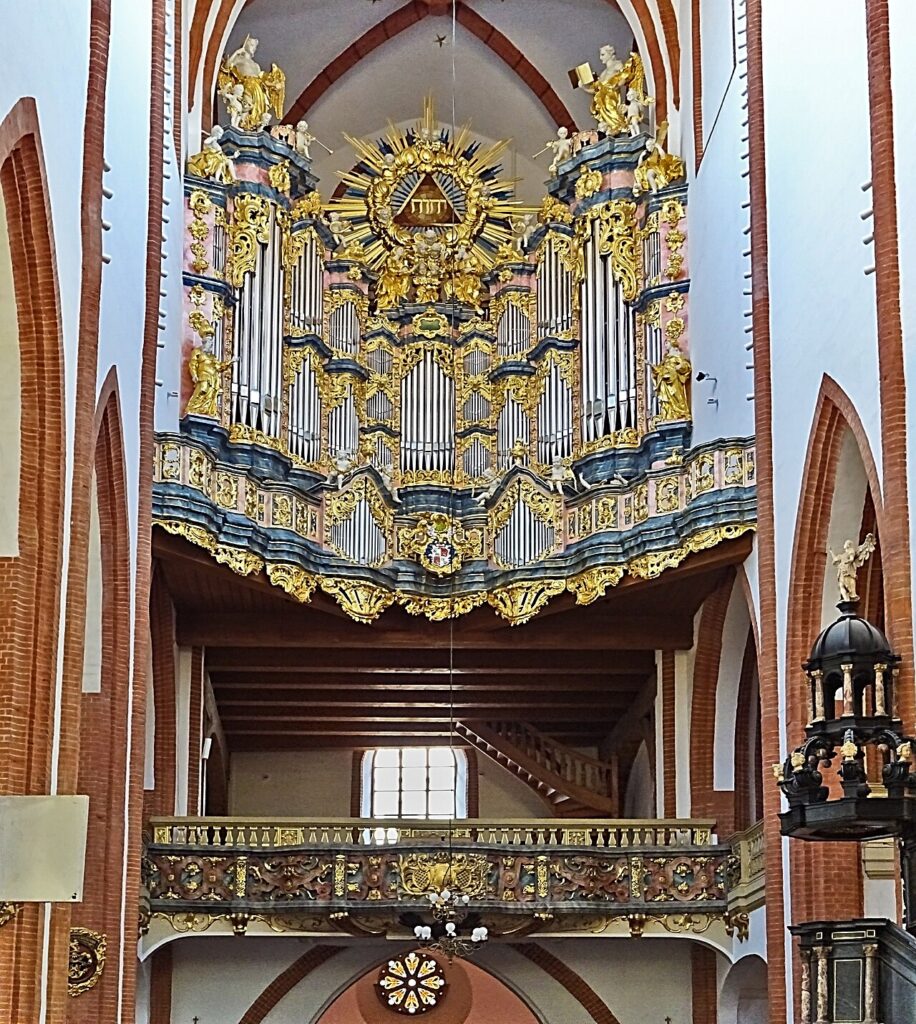 Organs in the St. Elizabeth's Basilica in Wrocław - credit: ErwinMeier, CC BY-SA 4.0
