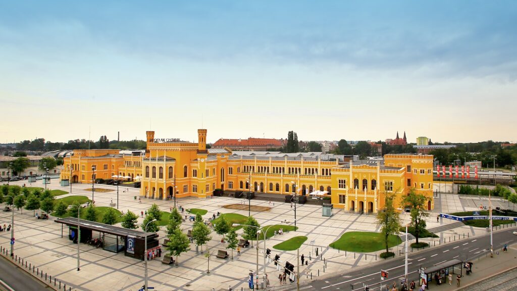 Walking Trails in Wrocław: 3 Scenic Routes to Fall in Love with the City