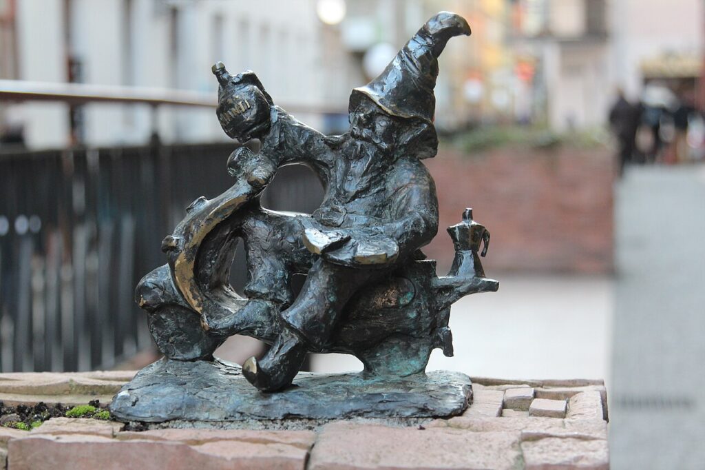 Wroclaw Dwarves, Italian Dwarf / Lo Gnomo Italiano - credit Pnapora, CC BY-SA 3.0