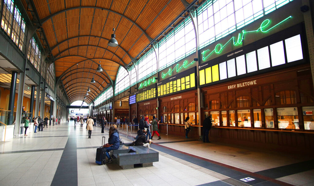 Walking Trails in Wrocław: 3 Scenic Routes to Fall in Love with the City